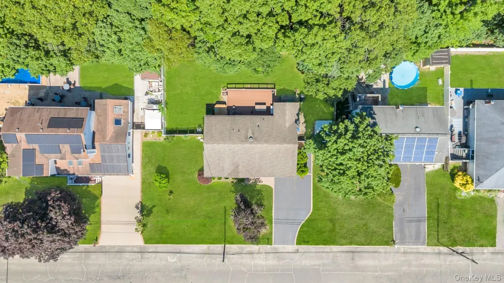 25 Walter Drive Nesconset, NY 11767