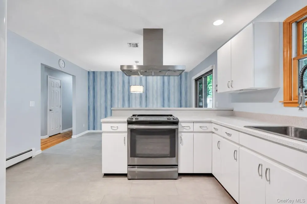 25 Walter Drive Nesconset, NY 11767