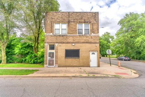 2439 W 15th Avenue