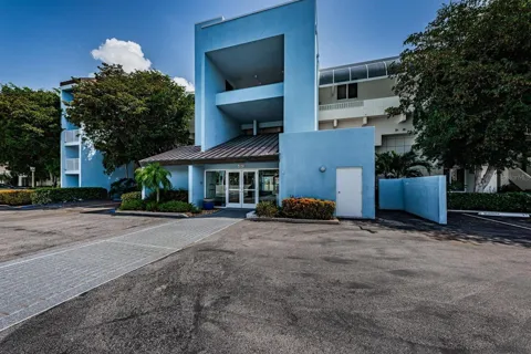5151 ISLA KEY BOULEVARD S #220
