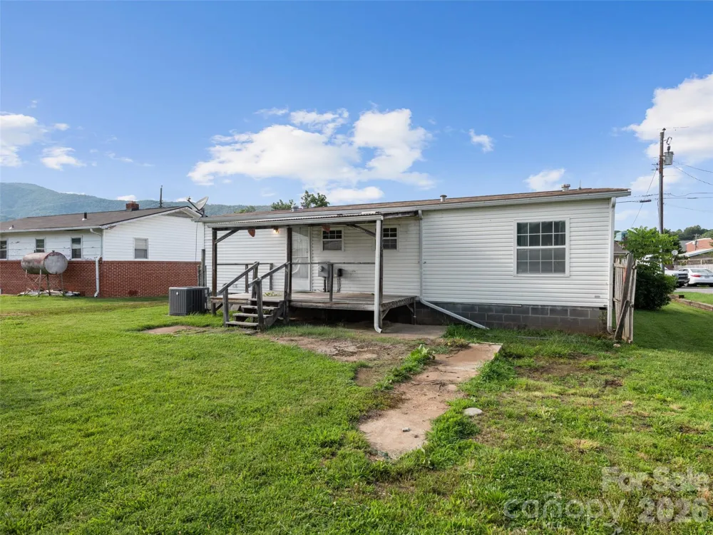 39 Spruce Street Waynesville, NC 28786