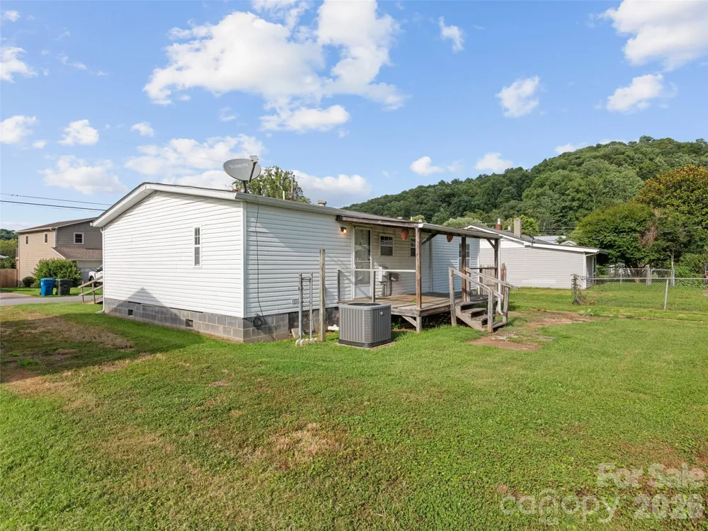 39 Spruce Street Waynesville, NC 28786