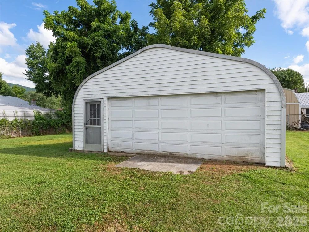 39 Spruce Street Waynesville, NC 28786