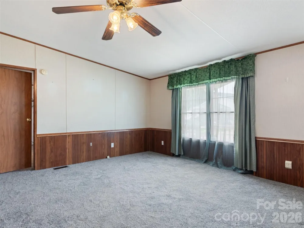 39 Spruce Street Waynesville, NC 28786