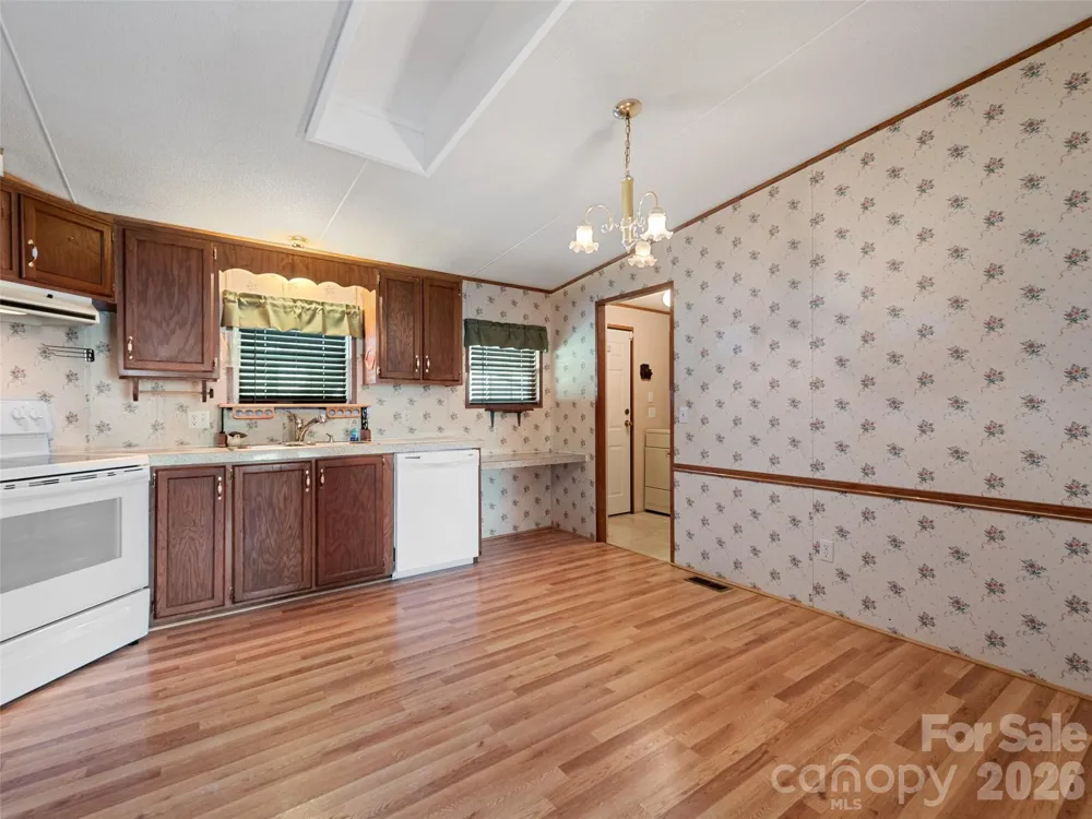 39 Spruce Street Waynesville, NC 28786