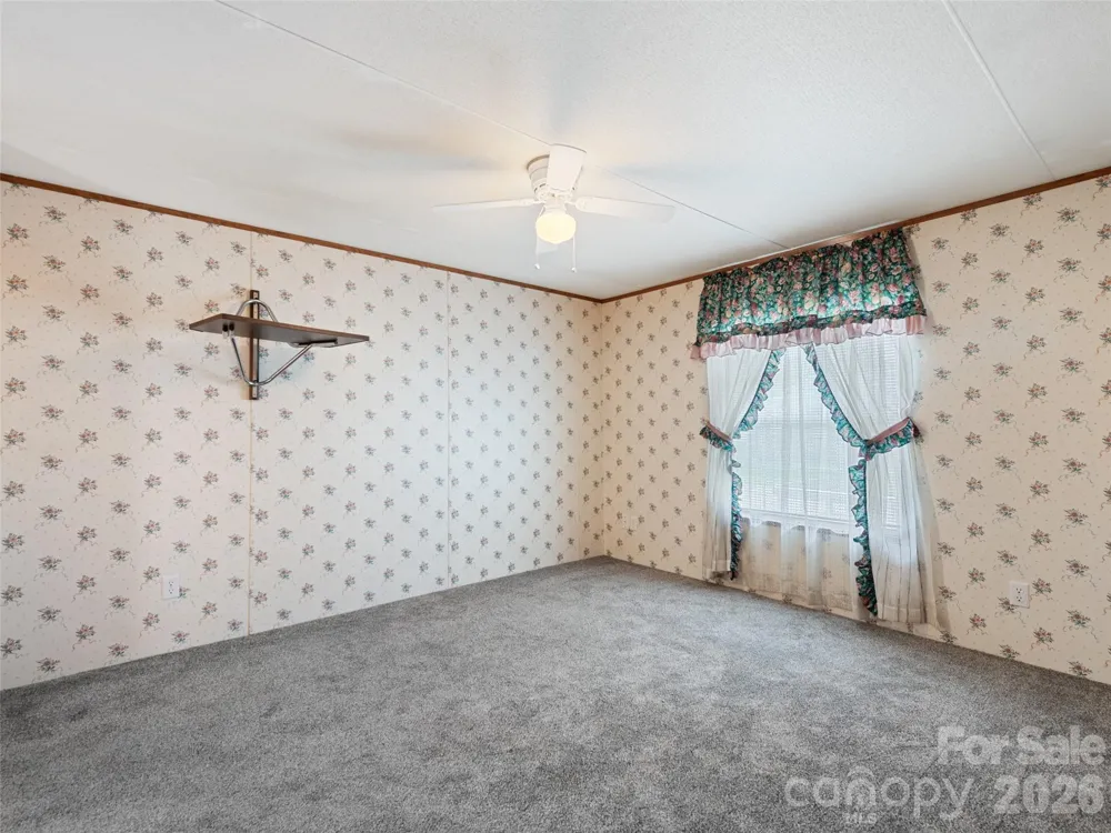 39 Spruce Street Waynesville, NC 28786