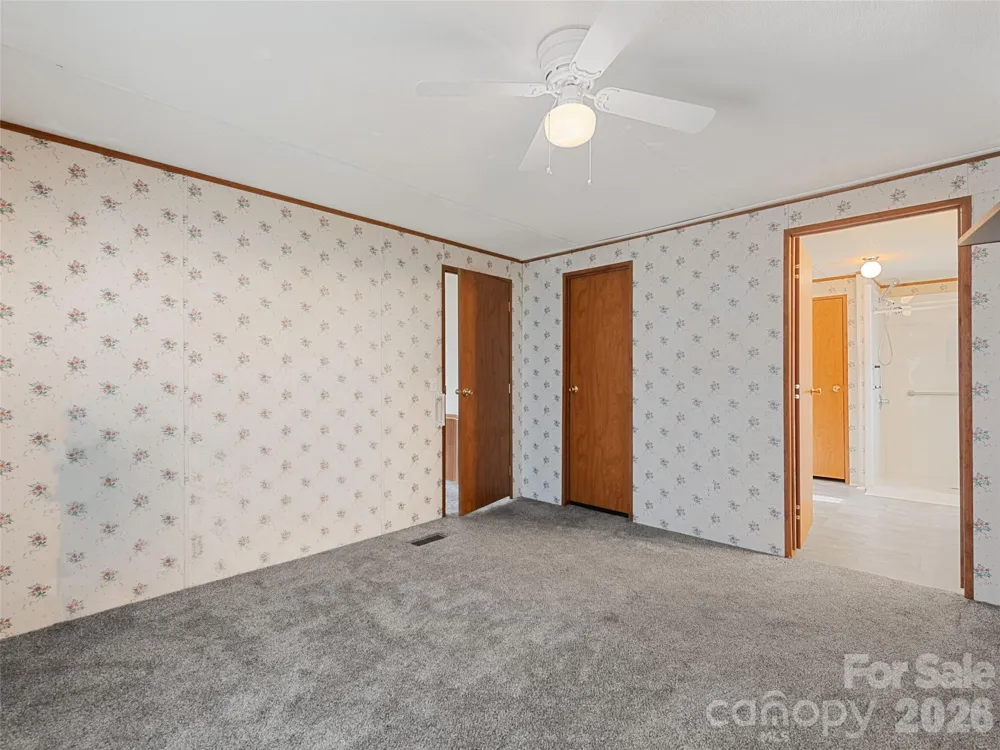 39 Spruce Street Waynesville, NC 28786