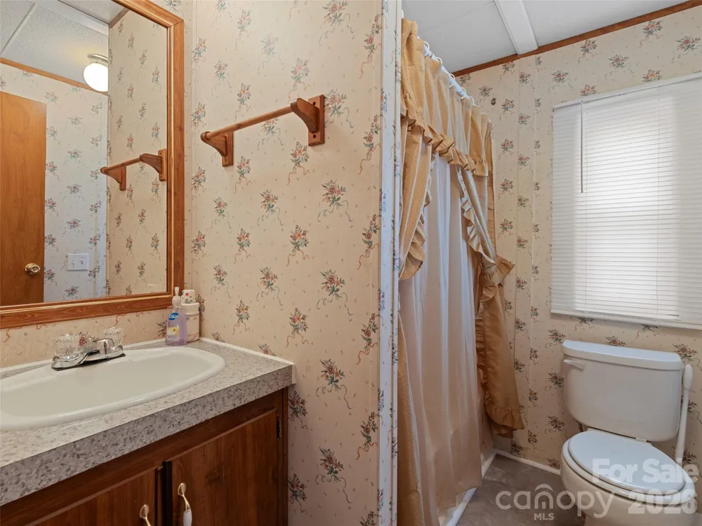 39 Spruce Street Waynesville, NC 28786