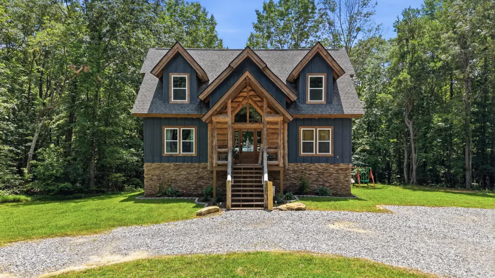 700 Upper Firetower Road Sequatchie, TN 37374