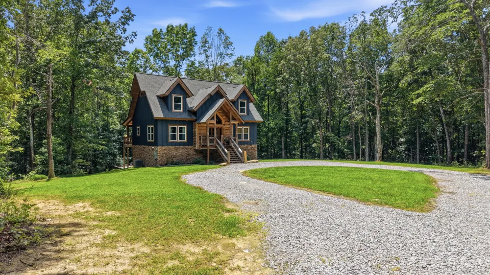 700 Upper Firetower Road Sequatchie, TN 37374