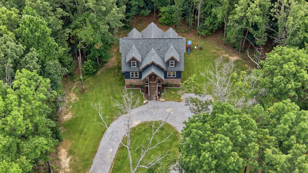 700 Upper Firetower Road Sequatchie, TN 37374