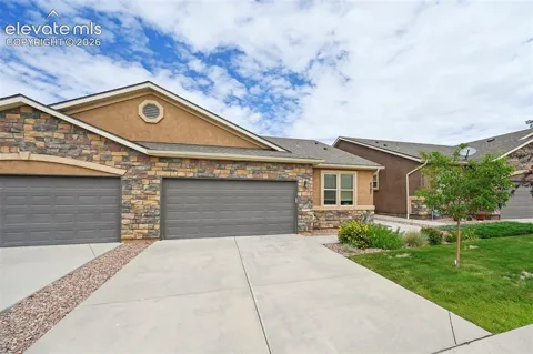 8202 Potentilla Grove