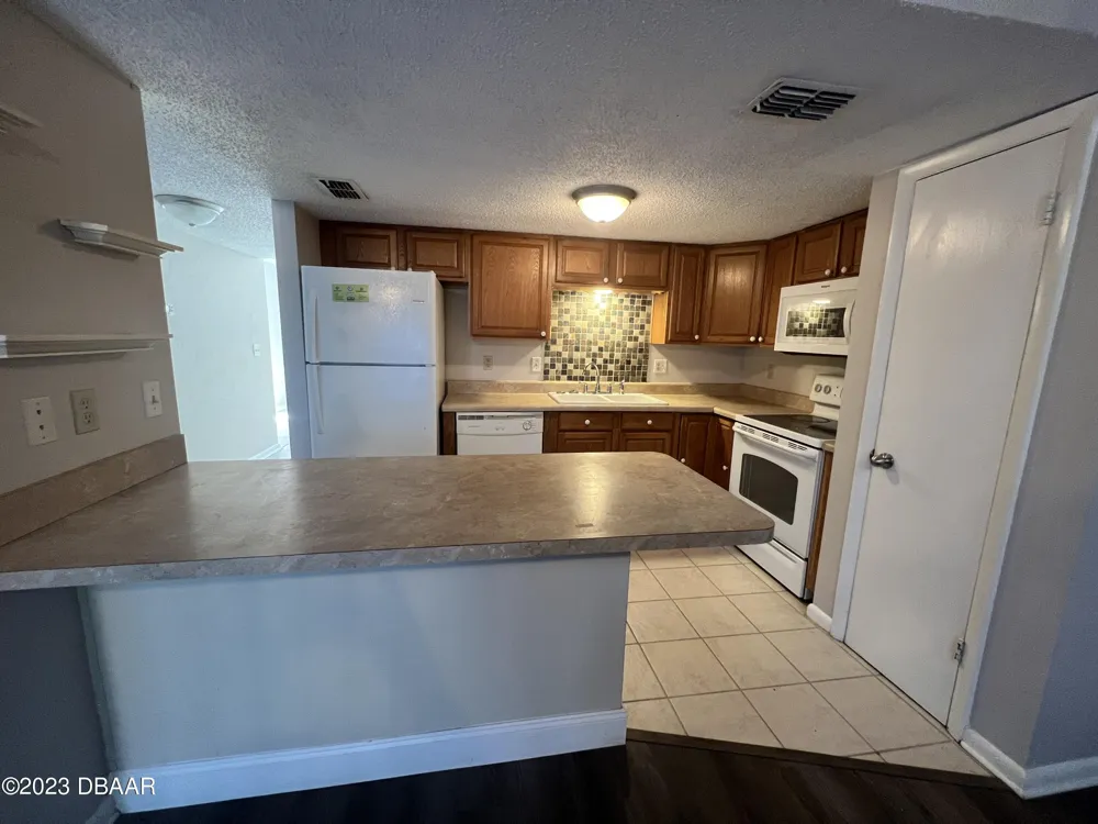 16 Oakwood Park Ormond Beach, FL 32174