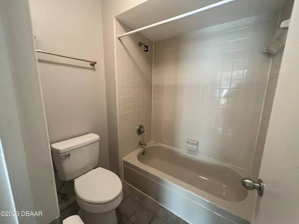16 Oakwood Park Ormond Beach, FL 32174