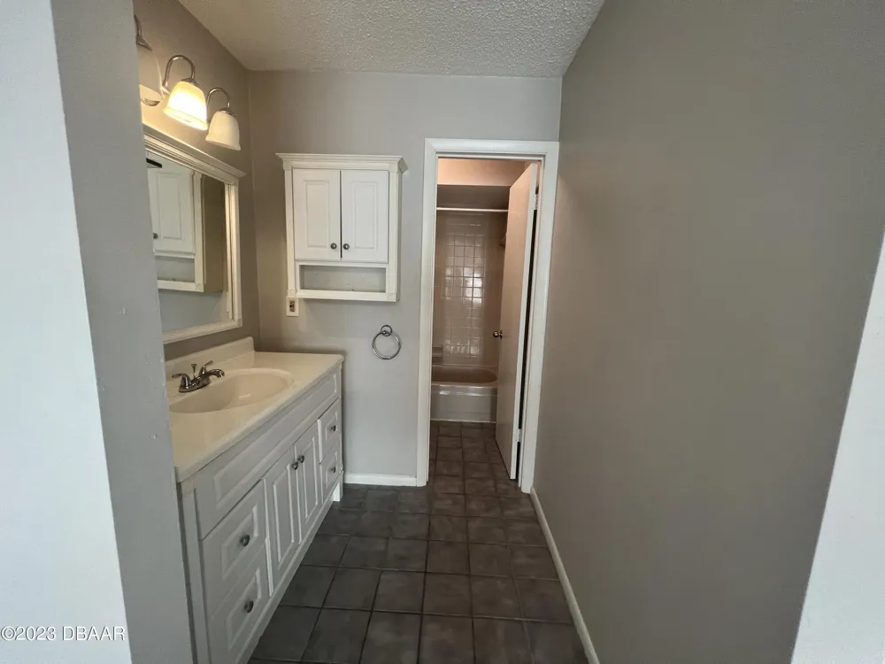 16 Oakwood Park Ormond Beach, FL 32174