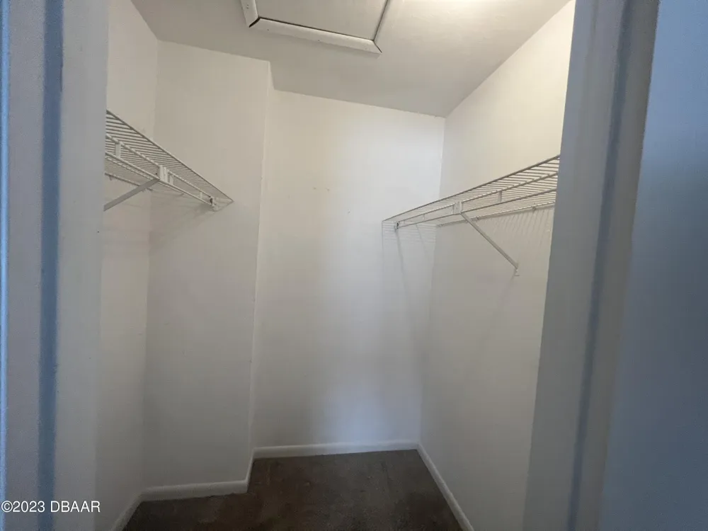 16 Oakwood Park Ormond Beach, FL 32174