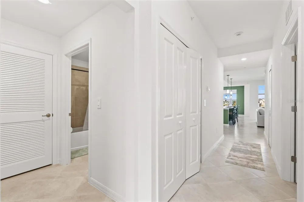 19015 SCALLOP LOOP #106 Bradenton, FL 34211