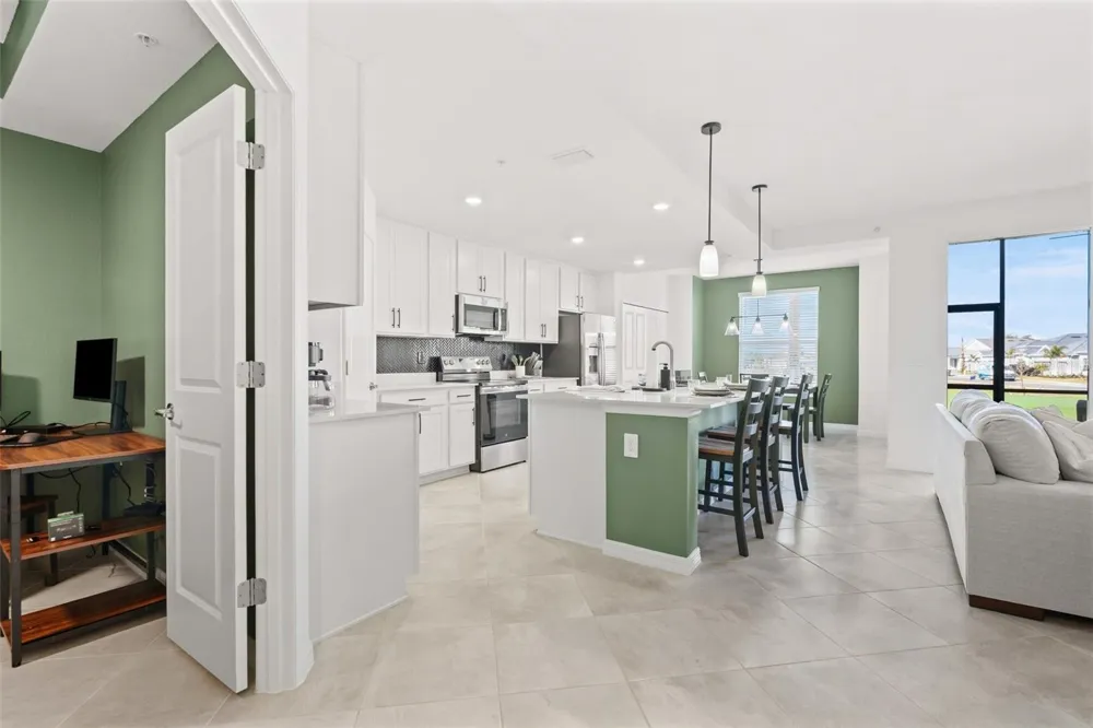 19015 SCALLOP LOOP #106 Bradenton, FL 34211
