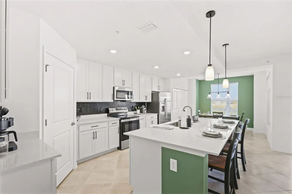 19015 SCALLOP LOOP #106 Bradenton, FL 34211