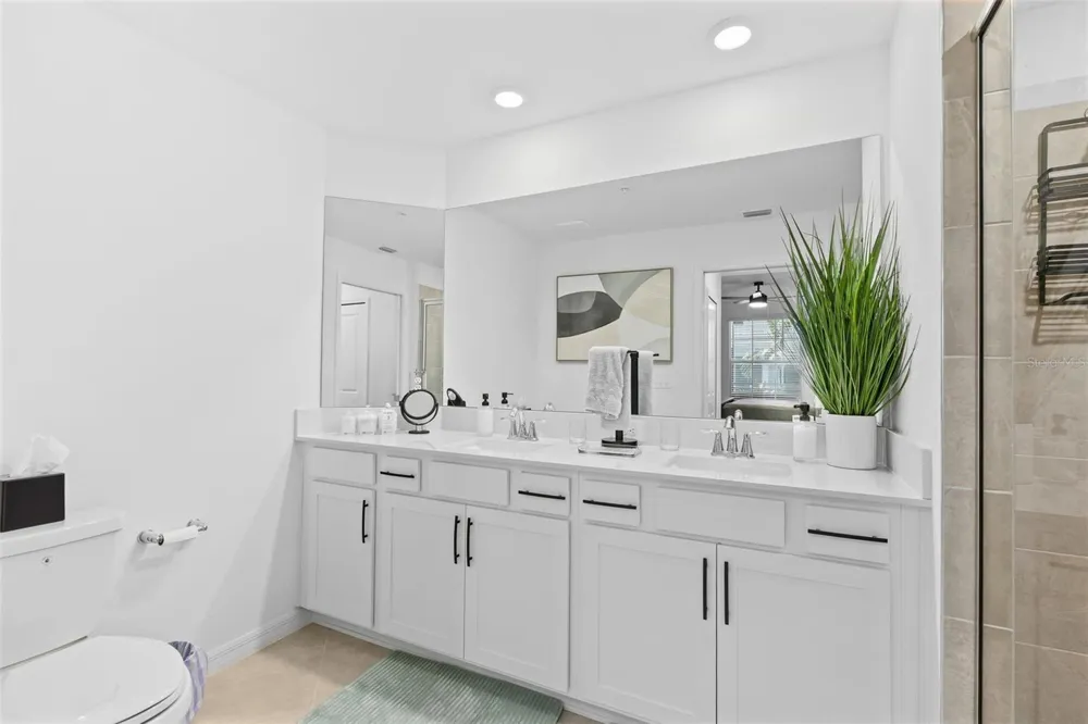19015 SCALLOP LOOP #106 Bradenton, FL 34211
