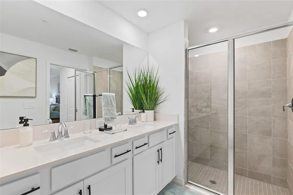 19015 SCALLOP LOOP #106 Bradenton, FL 34211