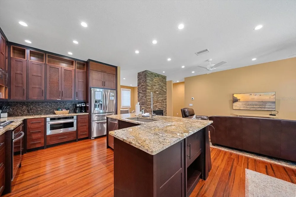 2395 HYDE PARK STREET Sarasota, FL 34239