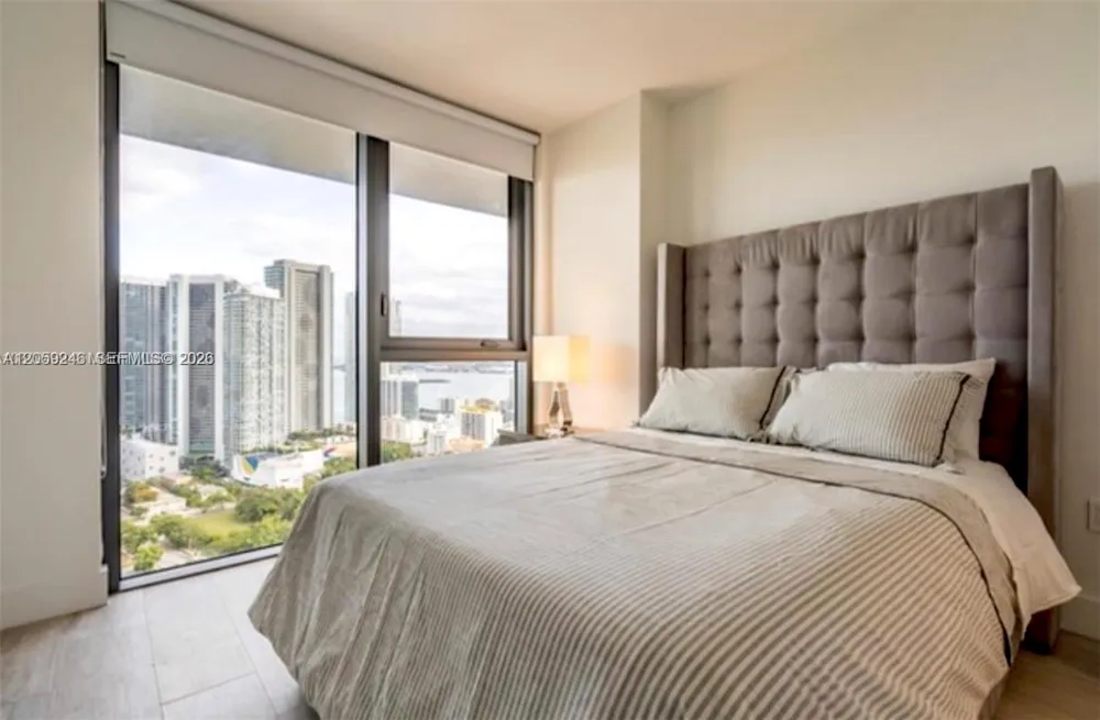 121 NE 34th St #3105 Miami, FL 33137