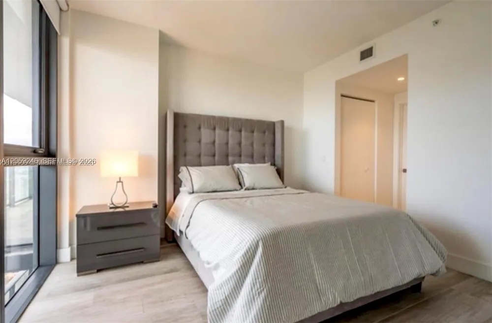 121 NE 34th St #3105 Miami, FL 33137