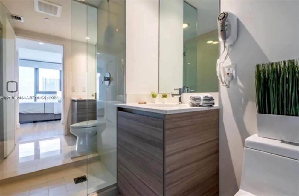 121 NE 34th St #3105 Miami, FL 33137