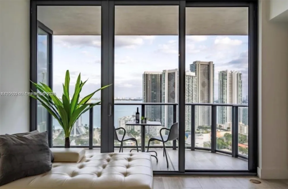 121 NE 34th St #3105 Miami, FL 33137