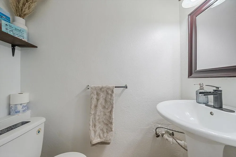 2135 LEE LANE Sarasota, FL 34231