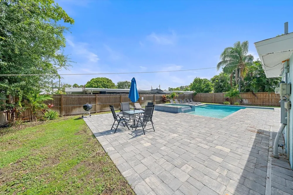 2135 LEE LANE Sarasota, FL 34231