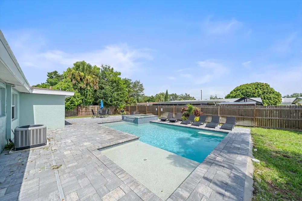 2135 LEE LANE Sarasota, FL 34231