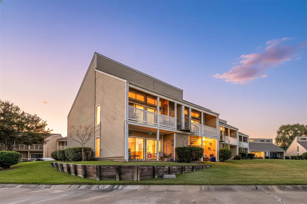 108 April Point Drive S Montgomery, TX 77356
