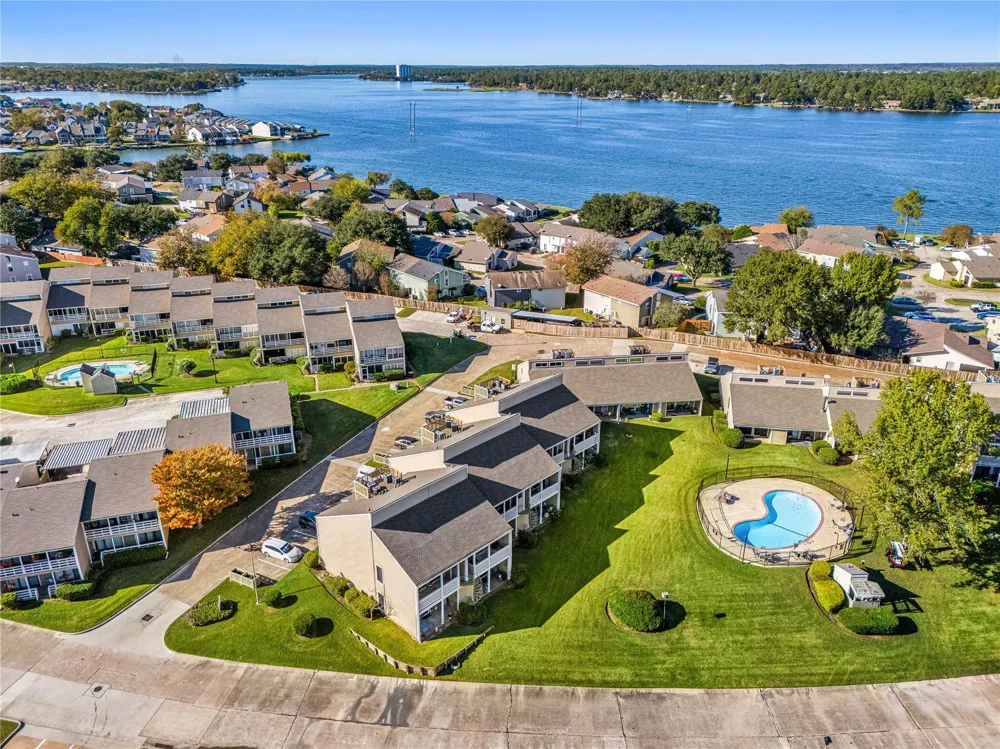 108 April Point Drive S Montgomery, TX 77356