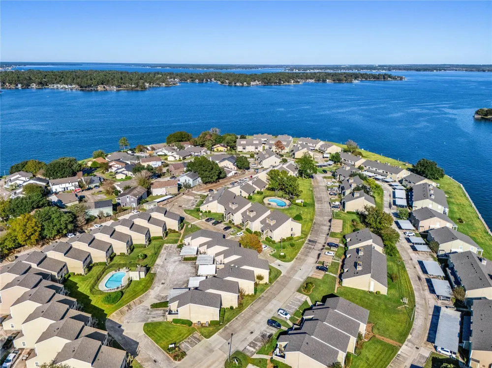 108 April Point Drive S Montgomery, TX 77356