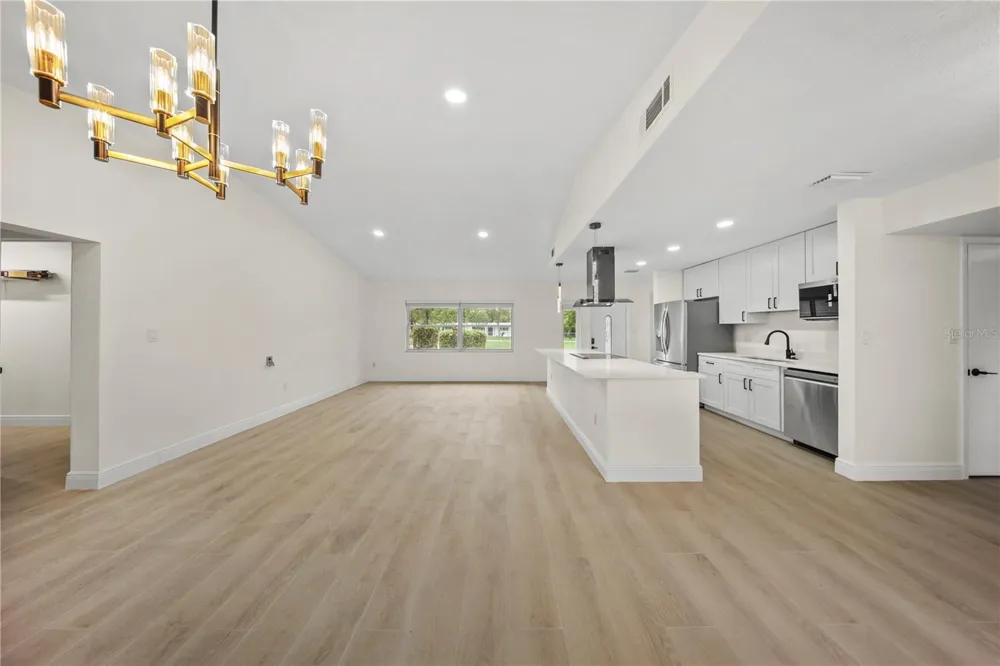 1805 DIERKER DRIVE Valrico, FL 33596