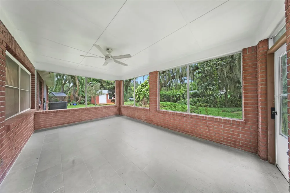 1805 DIERKER DRIVE Valrico, FL 33596
