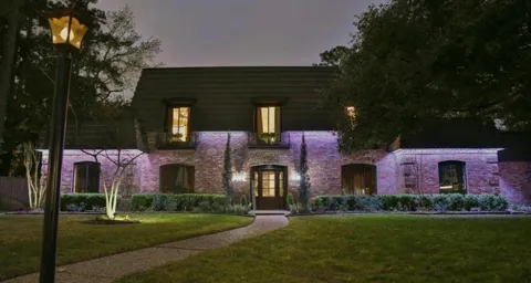 5518 Three Oaks Circle
