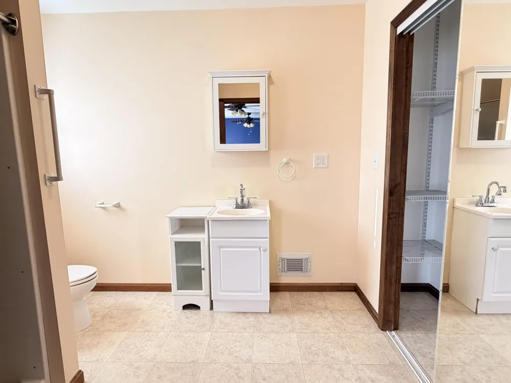 6649 122nd Avenue Fennville, MI 49408