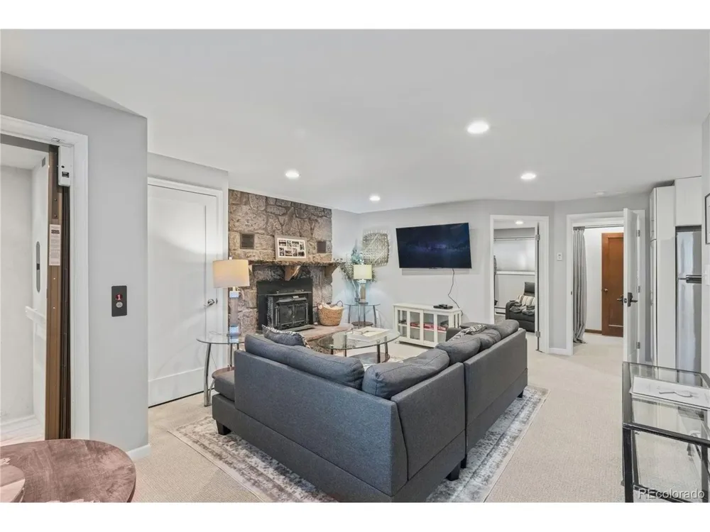 8825 Chipita Park Road Cascade, CO 80809
