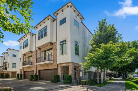 1032 W 26th Street #D