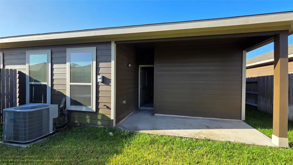 9760 Grosbeak Lane Magnolia, TX 77354