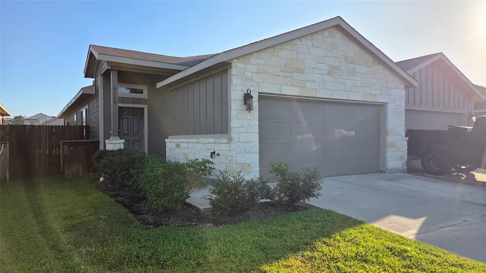 9760 Grosbeak Lane Magnolia, TX 77354