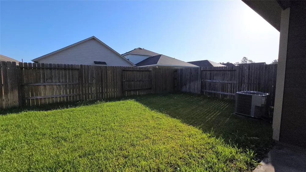 9760 Grosbeak Lane Magnolia, TX 77354