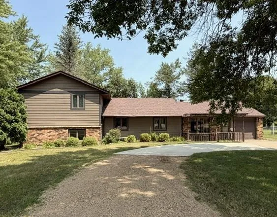 2022 River Road Windom, MN 56101