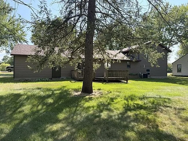 2022 River Road Windom, MN 56101