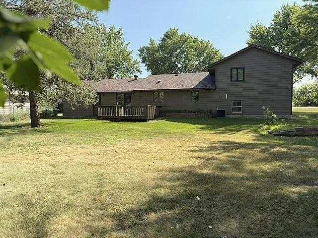 2022 River Road Windom, MN 56101