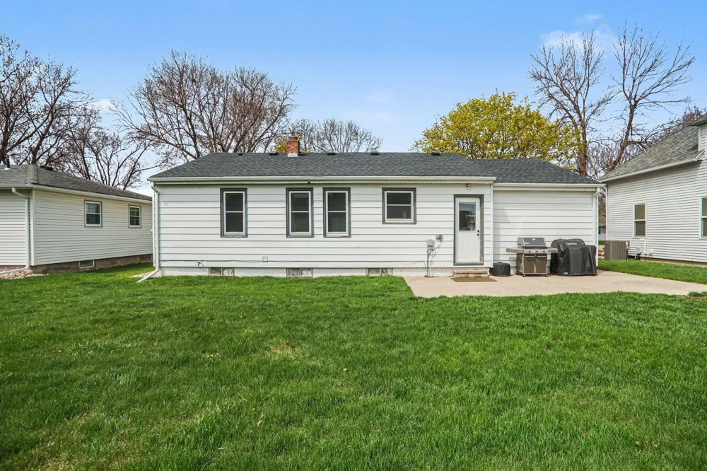 808 Oakley Street Luverne, MN 56156