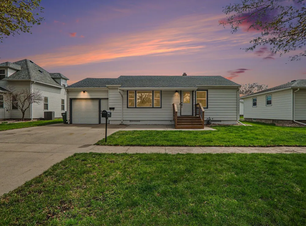808 Oakley Street Luverne, MN 56156